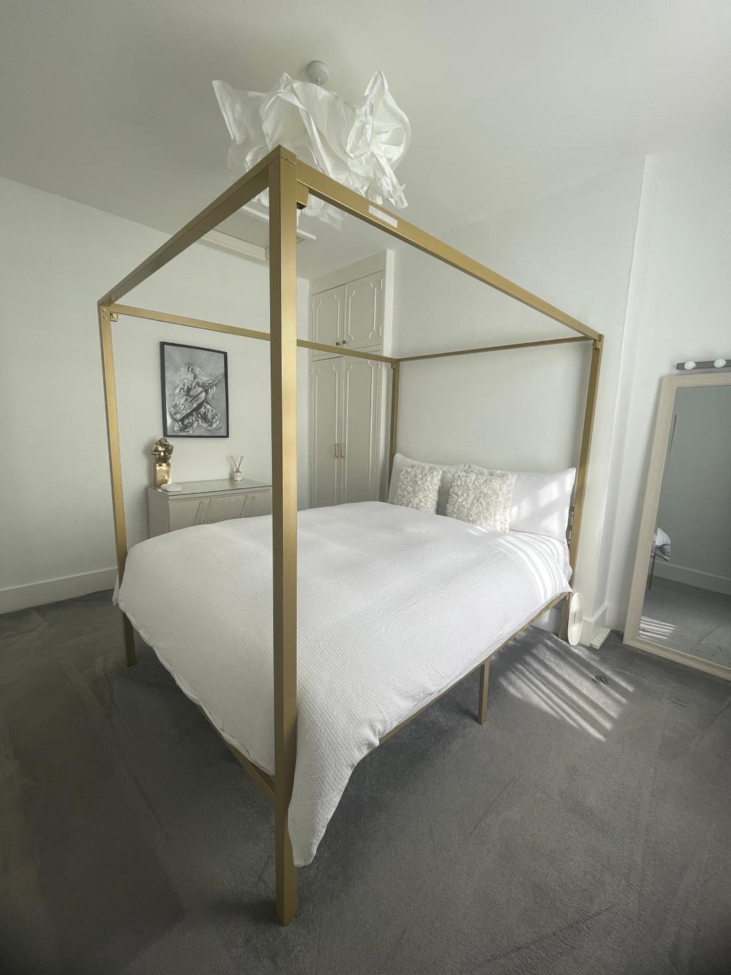 Queen Bedroom In Maida Vale London Eksteriør billede