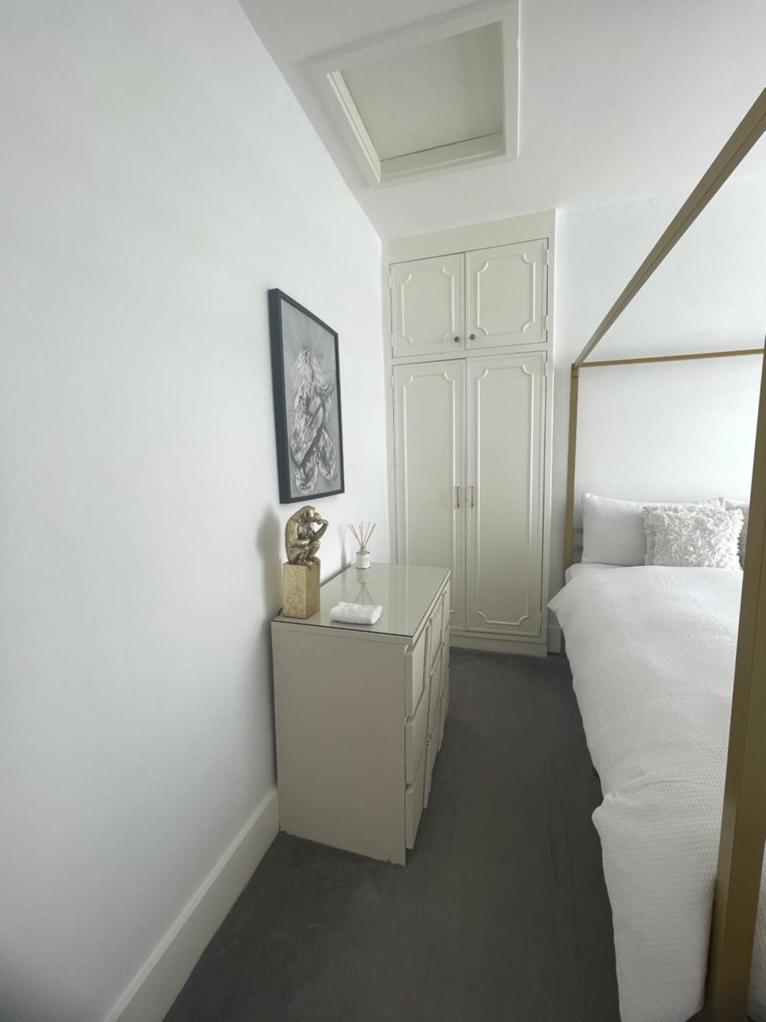 Queen Bedroom In Maida Vale London Eksteriør billede